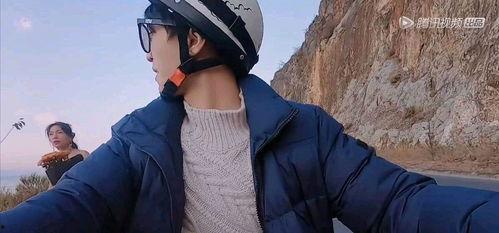 拍狗头变成人特效视频,特效视频揭秘神奇变身过程